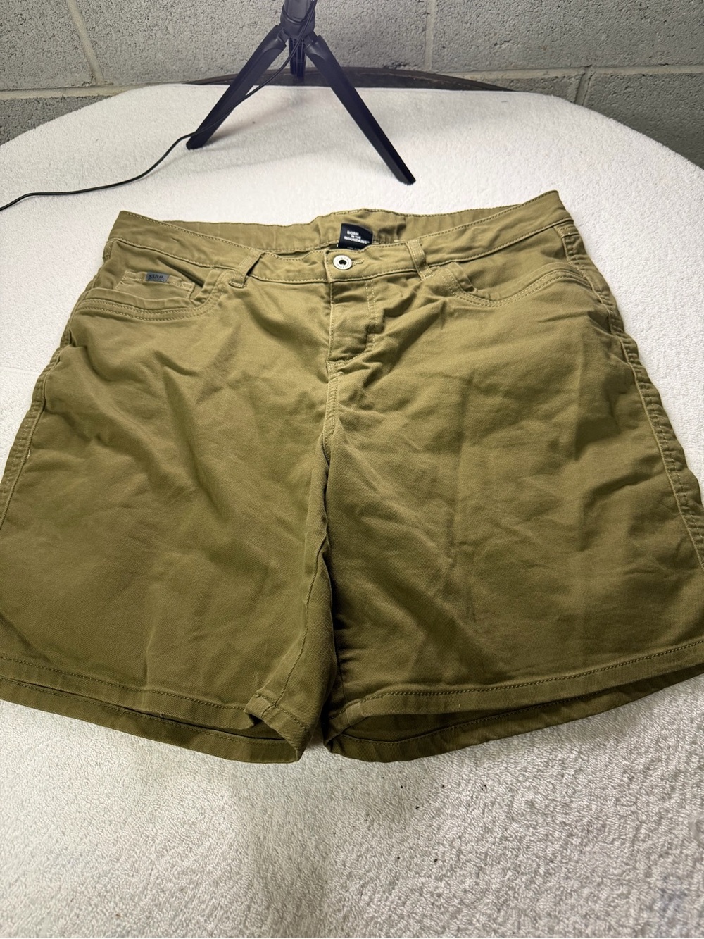 Kuhl Women's Olive Green Everyday Stretch Shorts size 16 cotton